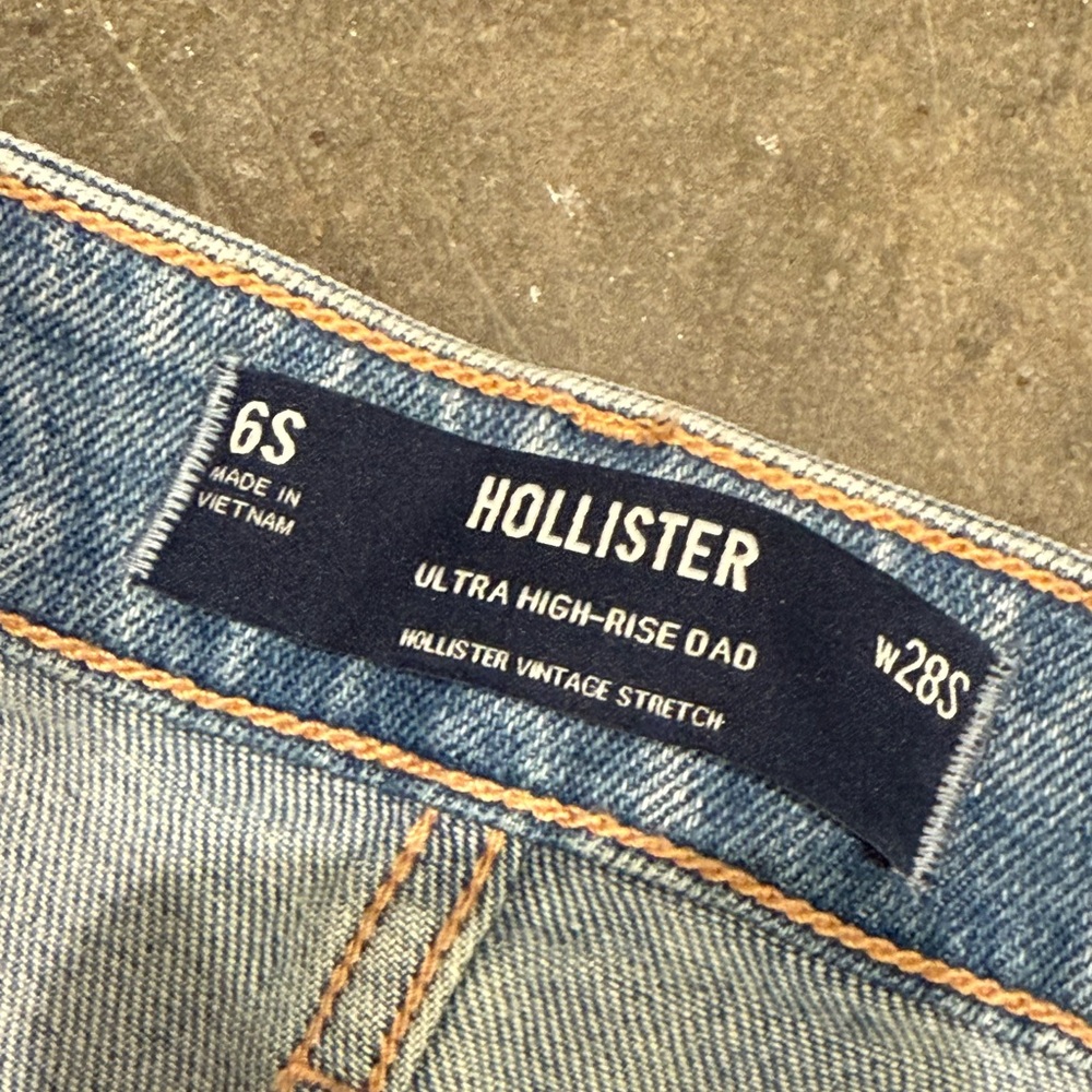 Hollister Ultra High Rise DAD jeans - Picture 2 of 4